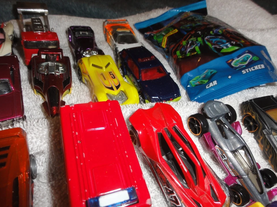 Used Lot 100+ Loose Diecast Cars Trucks motorcycles HOT WHEELS Kidco DISNEY + - Image 4 of 4