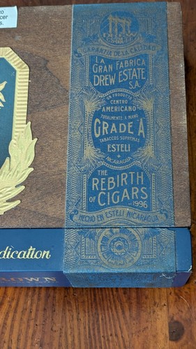 Caja de cigarros de madera Undercrown All Dekk’d Out Drew Estate 10 5x43 Corono Viva *Vacía* - Imagen 4 de 17