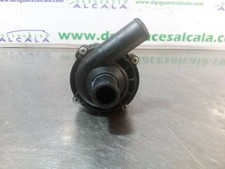 Pompe à eau Mercedes 450