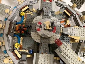 Lego Star Wars 4504 Millennium Falcon Almost Complete from Japan
