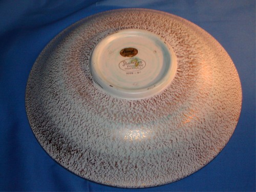 Stangl 9" Bowl ~ 22 kt Gold Trim/Highlights ~ Model number 3229 - Picture 2 of 4