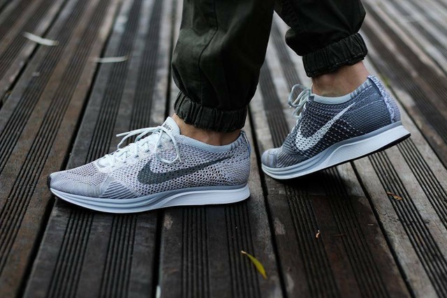 nike flyknit racer platinum