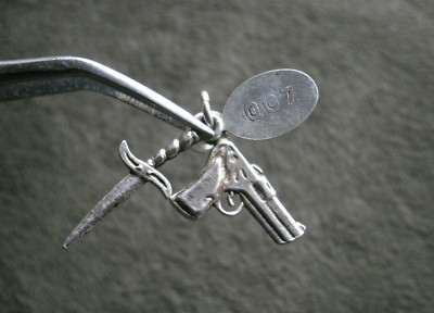 James Bond 007 Handgun & Dagger Vintage Sterling Silver Bracelet Charm 2.0g