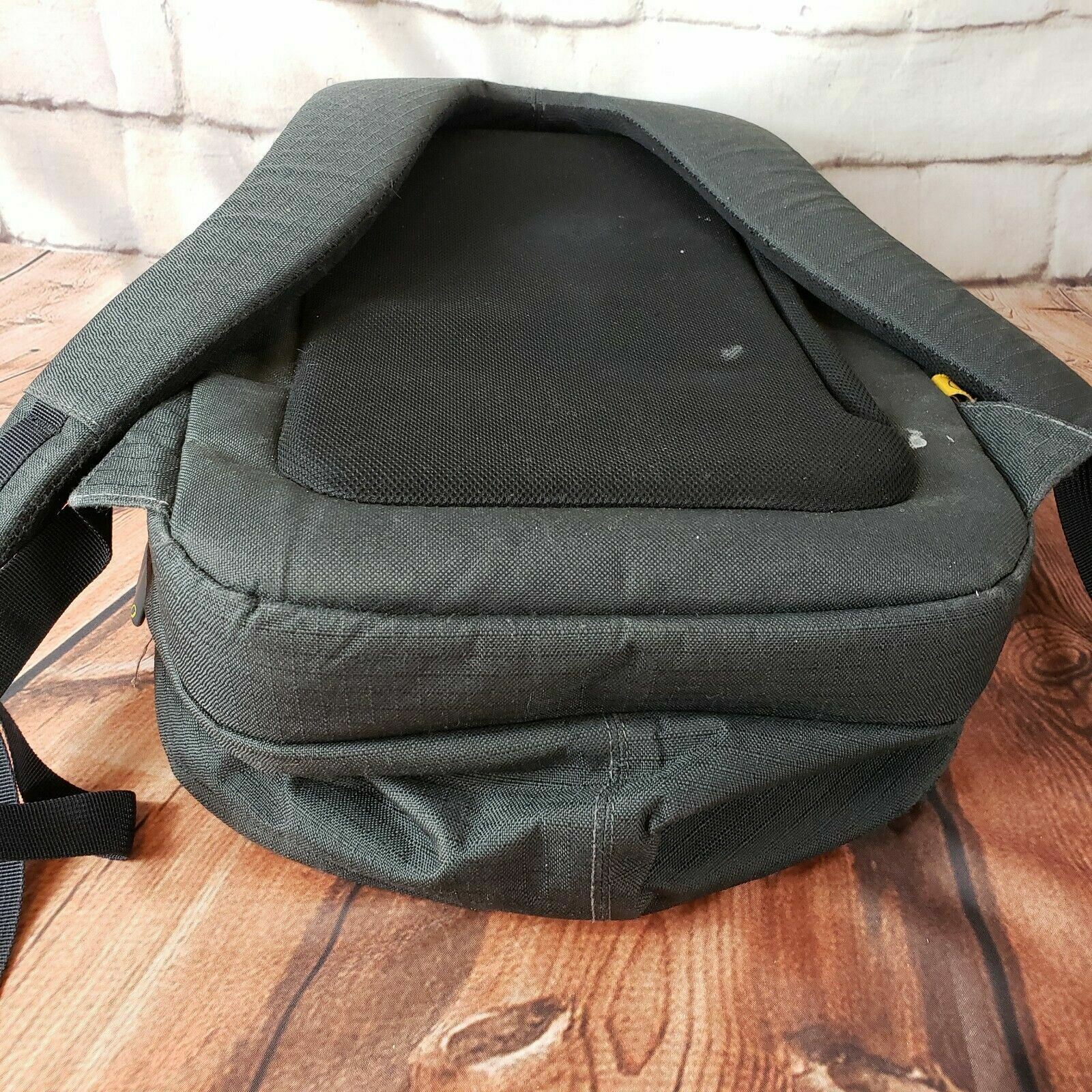 Incase Sling Backpack Black for 15" Laptop Gem