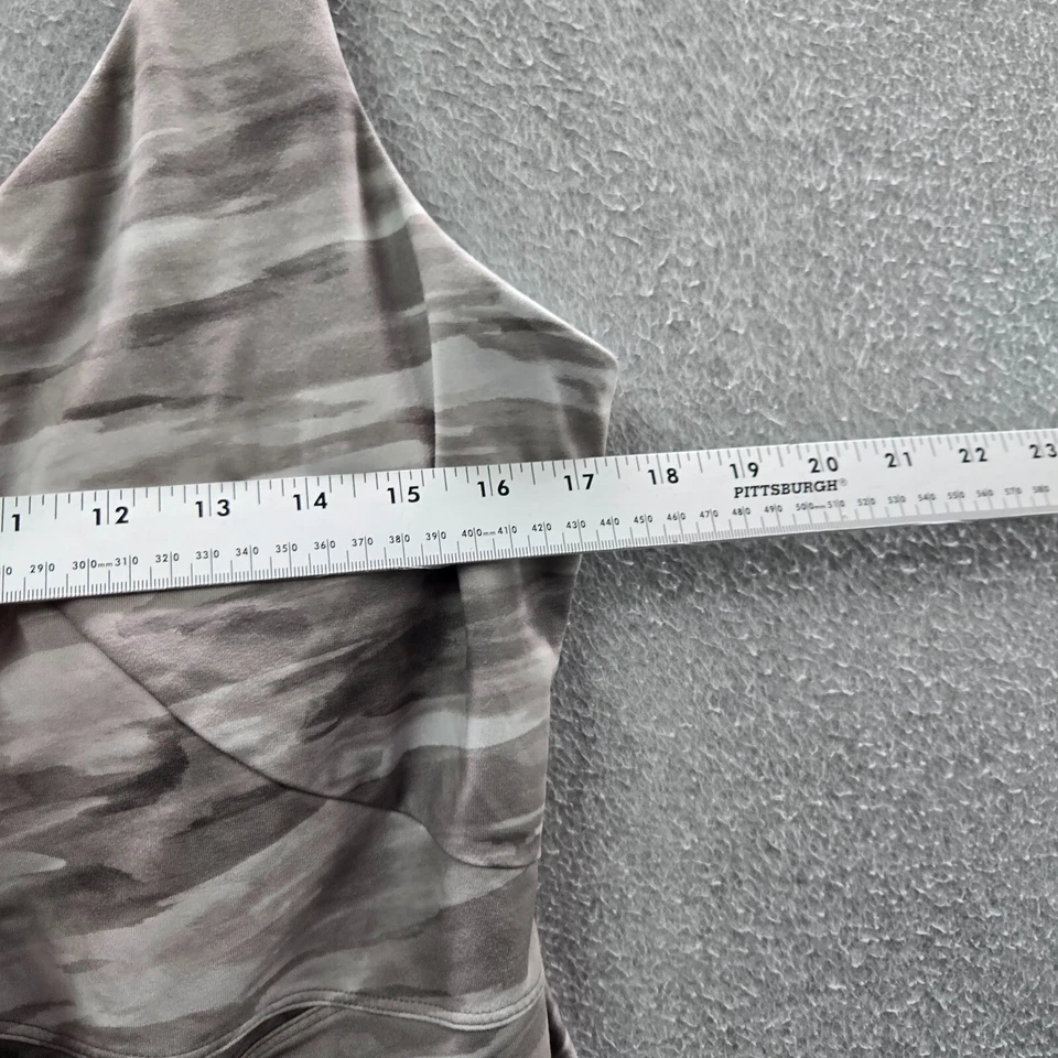 Under Armour Roupa Ativa Feminina Top M Cinza Camuflado Regata Acolchoada Studio Lux - Imagem 3 de 4