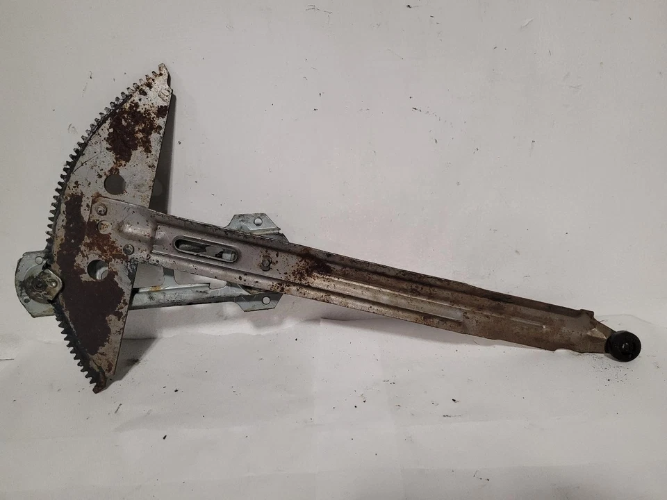 Used Front Right Door Window Regulator Front fits: 1991 Chevrolet Lumina car 2 D - Imagem 2 de 4