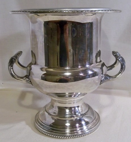 1883  FB ROGERS SILVERPLATE CHAMPAGNE WINE ICE BUCKET  LOVING CUP with LINER