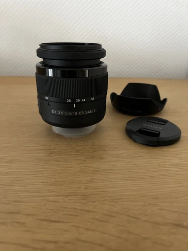 Sony Alpha SAL18552 18-55mm F/3.5-5.6 DT II SAM Kit-Objektiv, A-Mount - Bild 1 von 12