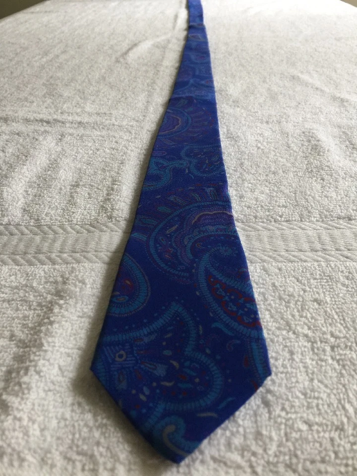DANIEL HECHTER MENS TIE BLUE DARK BLUE PAISLEY HINT OF GRAY 2.5 X 59 - Image 4 of 4