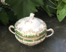 schöne KPM Berlin Rocaille Suppentasse mit Deckel 1. Wahl Grün