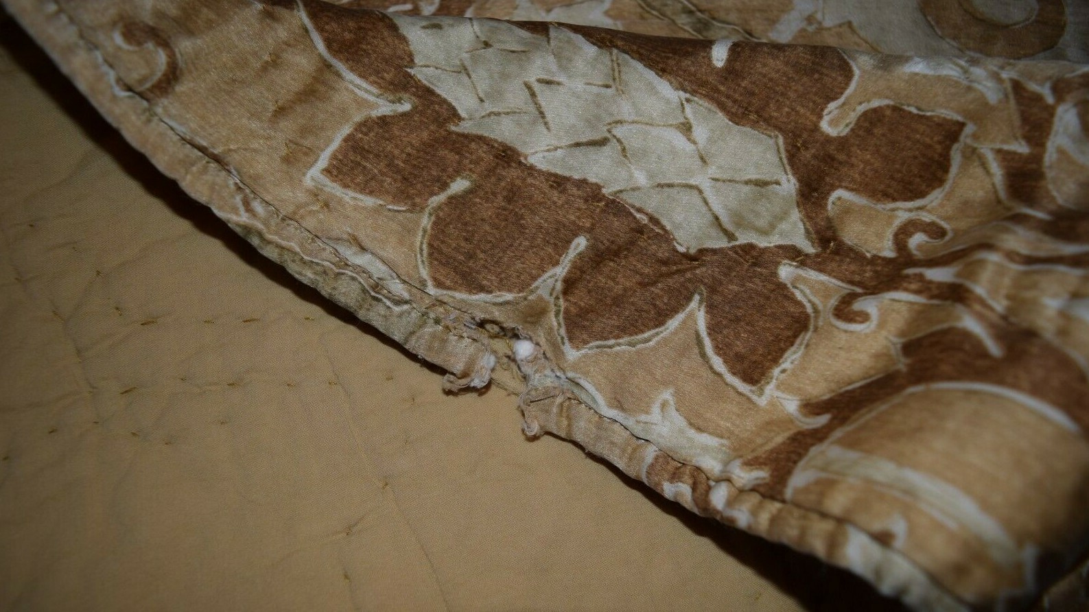 POTTERY BARN King Florentine Trellis Praline Gold Silk Cotton Coverlet