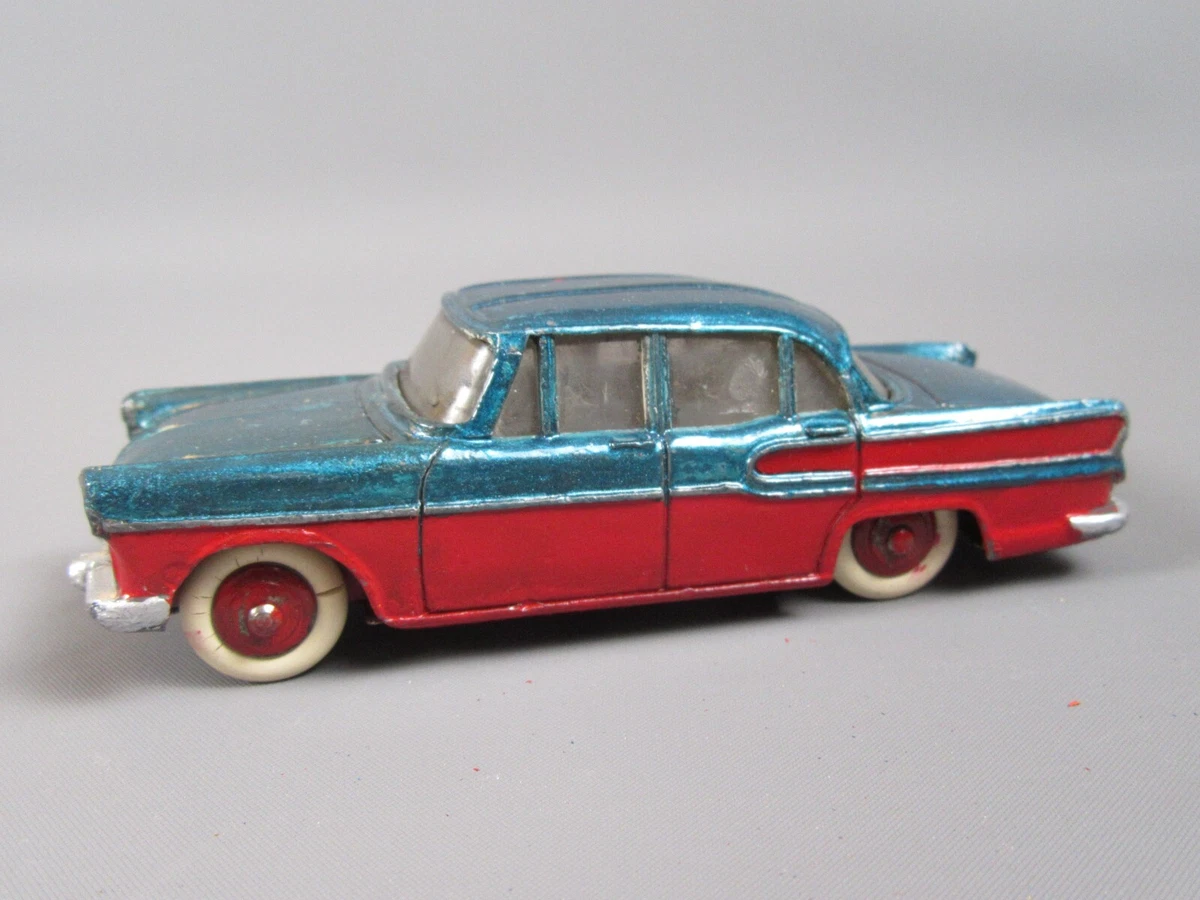 Voitures de tourisme miniatures Dinky Simca