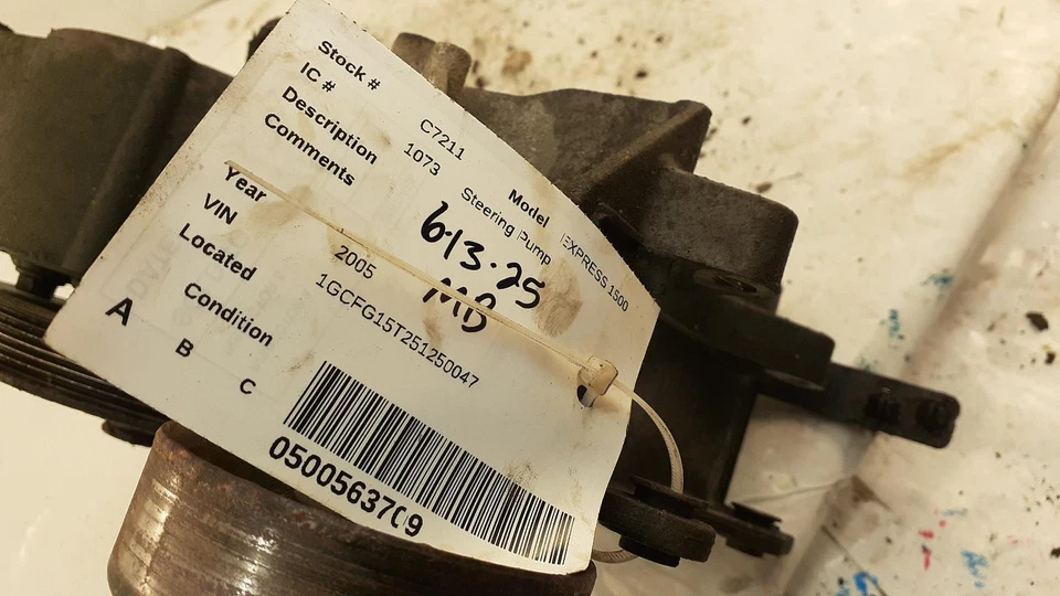 Bomba de dirección asistida usada se adapta a: camioneta Chevrolet Express 1500 2005 6,0 grado A Foto 3 de 4