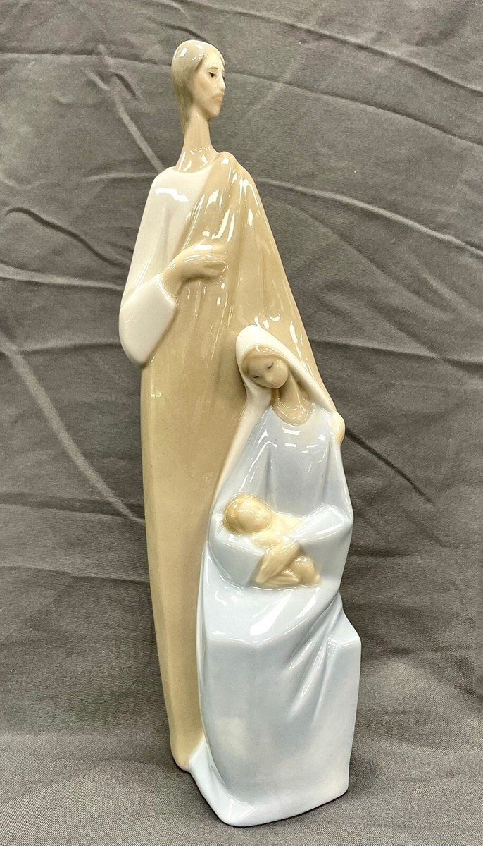 リヤドロ LLADRO 聖家族　#4585 LLADRO 4585 THE HOLY FAMILY PORCELAIN FIGURINE NATIVITY