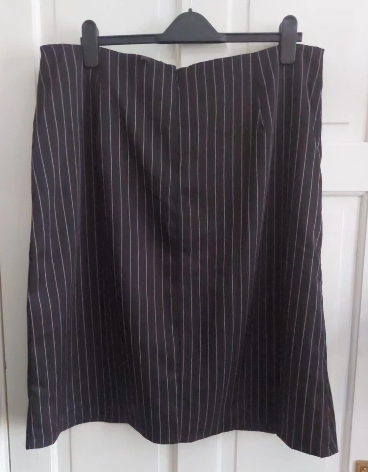 Amy & Clo Black Striped Skirt  Uk 4XL Please Check Measurements In Description - Image 2 of 4