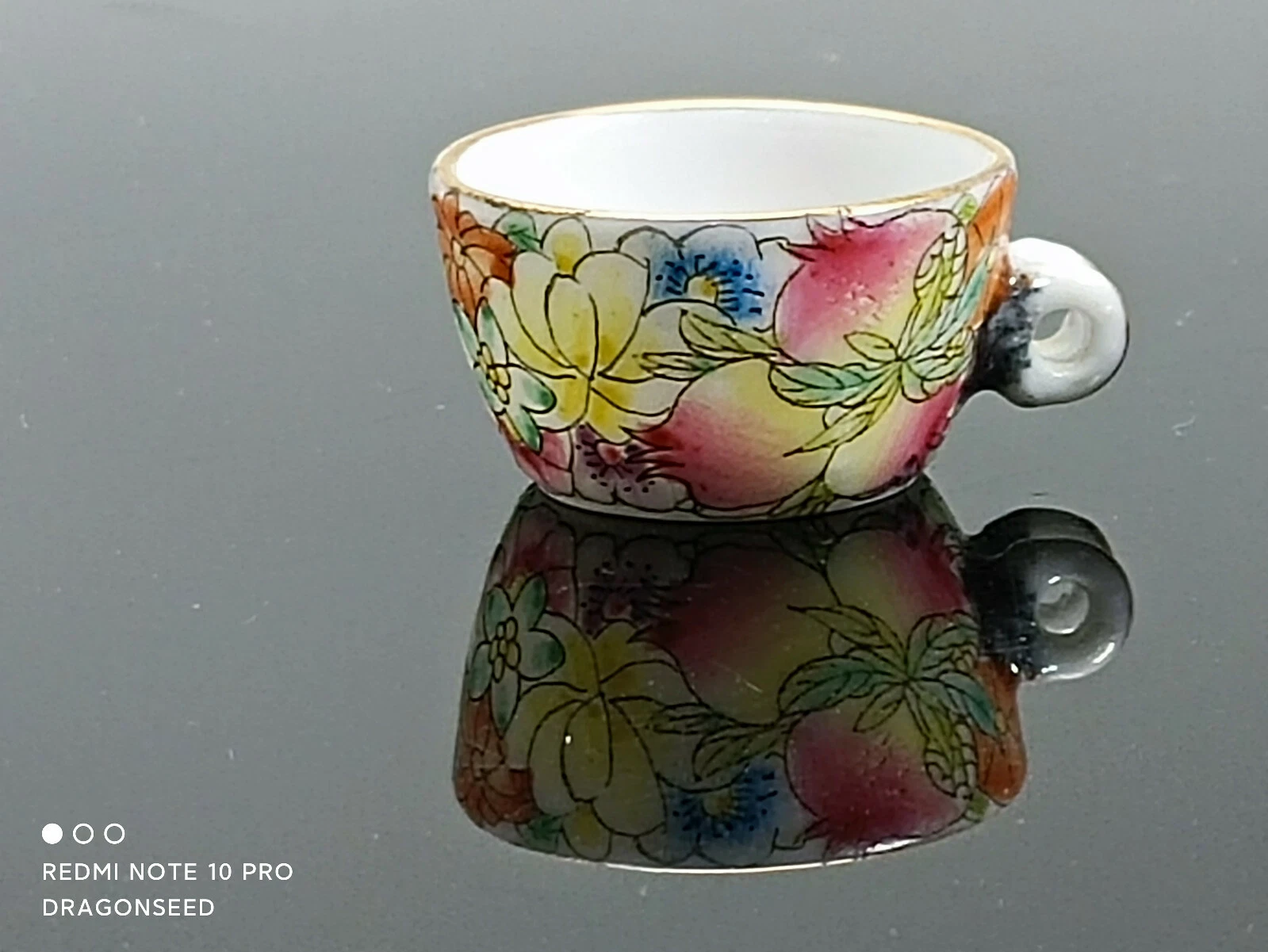 Miniture Hand Painted Rose Medallion Porcelain Bird Feeder for Bamboo Cage