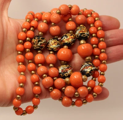 Collier Ancien En Perles De Verre Rouge & Métal Argenté - Longueur 52 Cm - Occasion