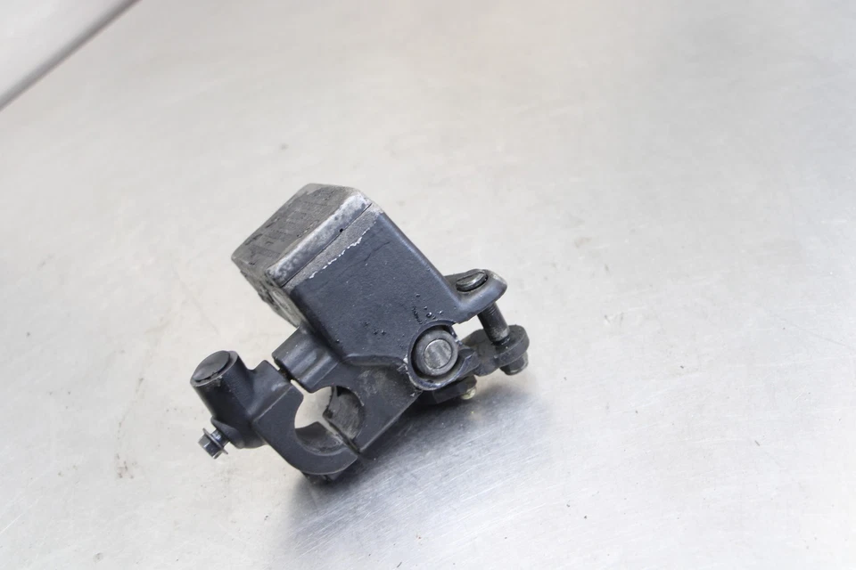 04-09 SUZUKI GS500 GS500F FRONT BRAKE MASTER CYLINDER 59600-0AEA0 59600-45C10 Foto 2 de 4