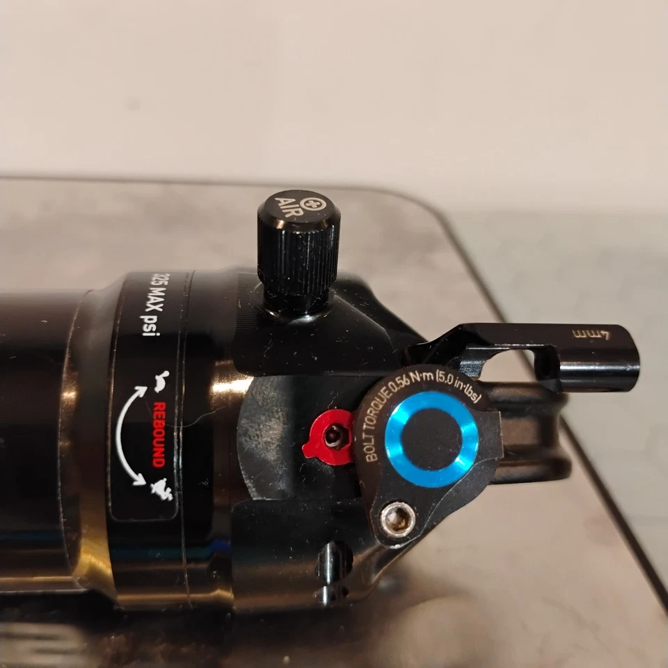 RockShox SIDLuxe Ultimate 3P 后减震 RS-SIDL-ULT3-A2 — 第 3/4 张图片