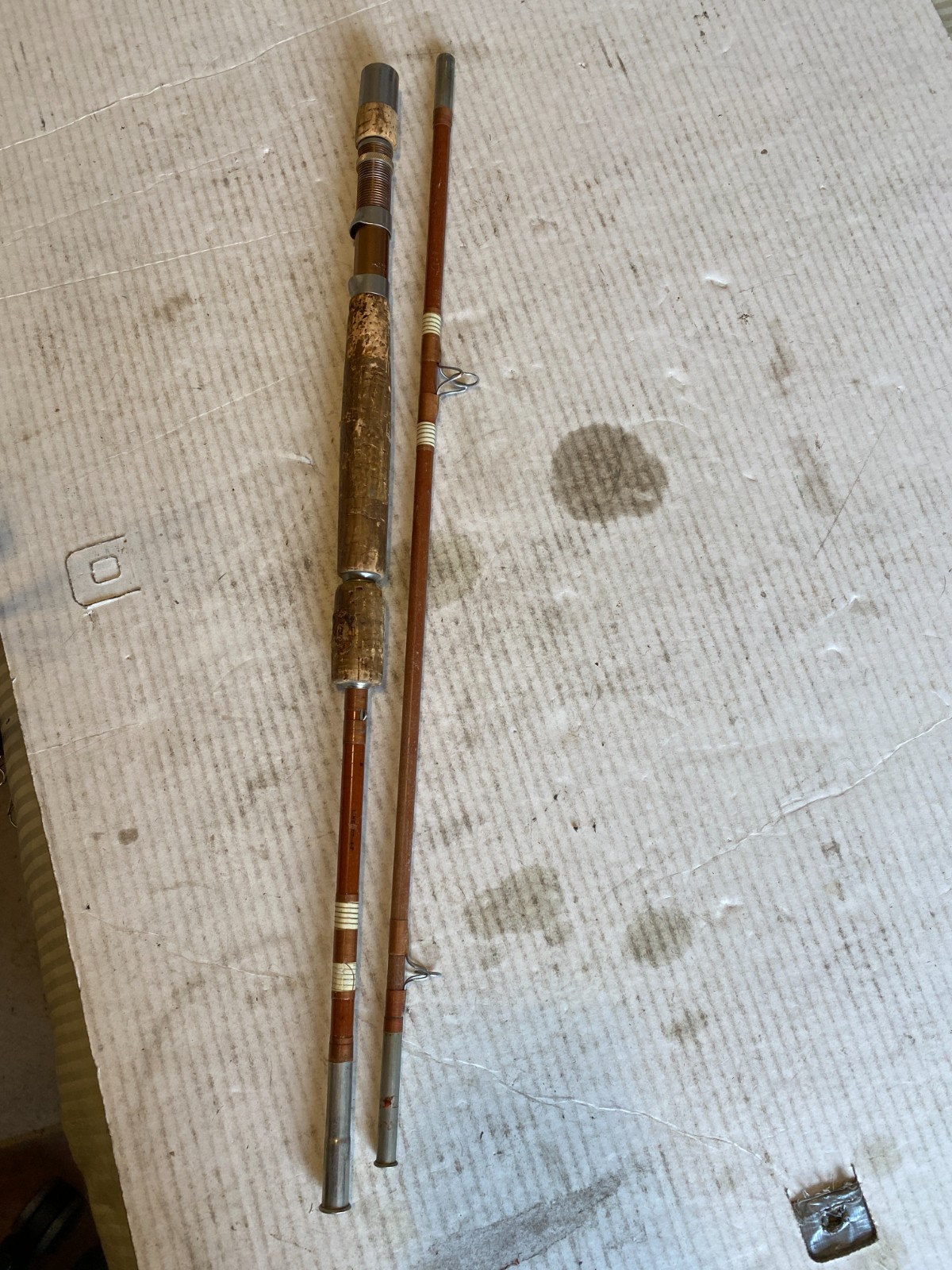 Vintage Wright & McGill Trailmaster 7-1/2&rsquo; fishing rod (2) pieces for parts 4TMU