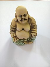 Statue Bouddha Rigolant Légèrement Coloré