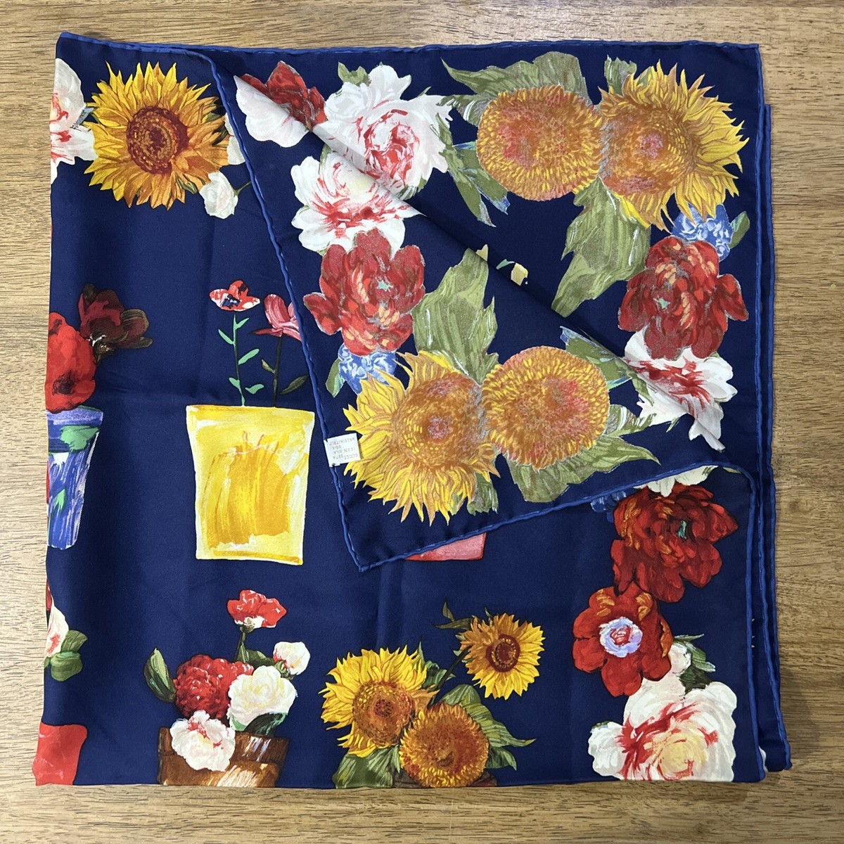 小物 Gucci Silk 100 Scarf Purple Blue Painted Gucci // Black & Blue Pixel Printed Silk Scarf – VSP Consignment