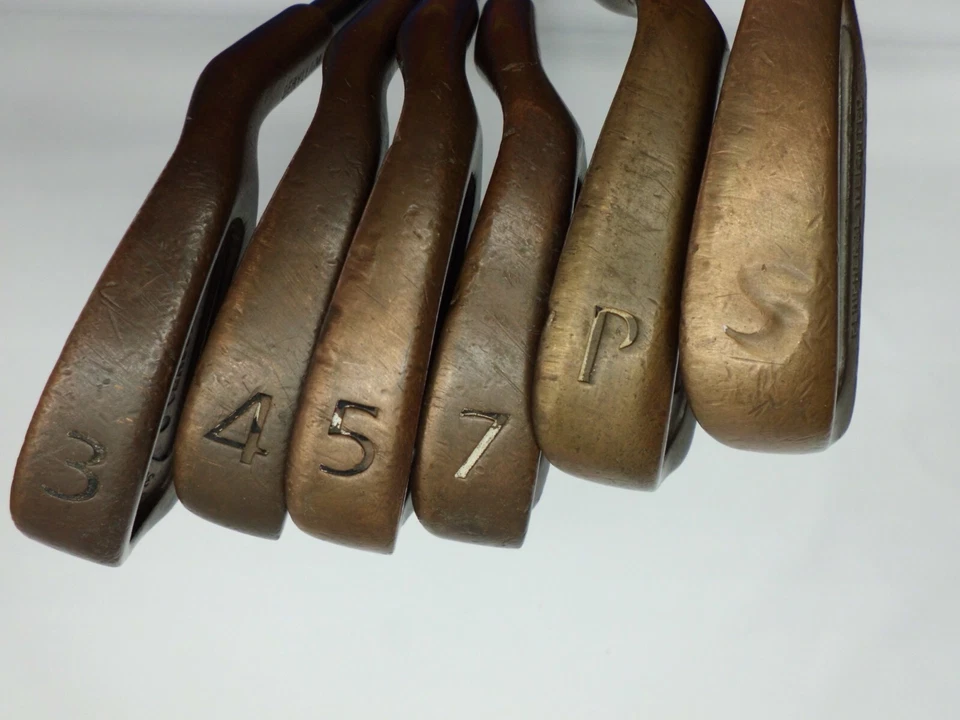 Copper Classic Golf Clubs Beryllium Iron Set 3-5 7 P&S Graphite Shaft Right Hand - Image 2 of 4