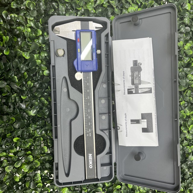 NEIKO 20141211 Stainless Hardened 0 150mm 6" Digital Caliper w/ Case