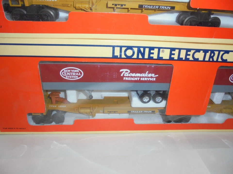 LIONEL PAIR OF TTUX TRAILER TRAINS WITH TRAILERS MIB 16904,16363 - Image 2 of 4