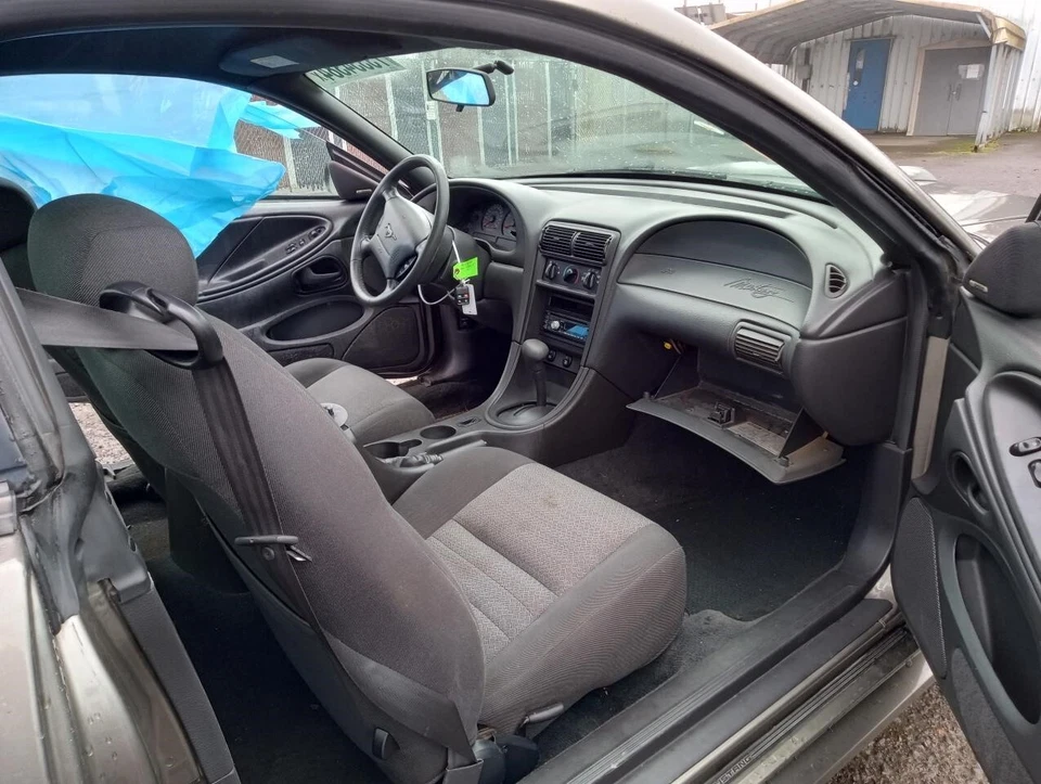 Conjunto de filtro de aire usado se adapta a: Ford Mustang 2001 8 cilindros grado A Foto 4 de 4