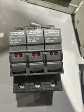 (1) PHOENIX CONTACT UK-10.3-CC-HESILED 3 POLE 30A CC FUSE HOLDER B51
