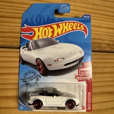 2020 Hot Wheels Target Exclusive Red Edition #208 ‘91 Mazda MX-5 Miata White