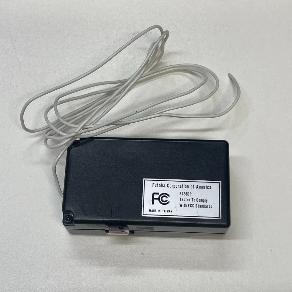 Really Nice Futaba FP-R138DP 72mhz PCM RC Remote Control Airplane Receiver Ch16 - Image 2 of 4