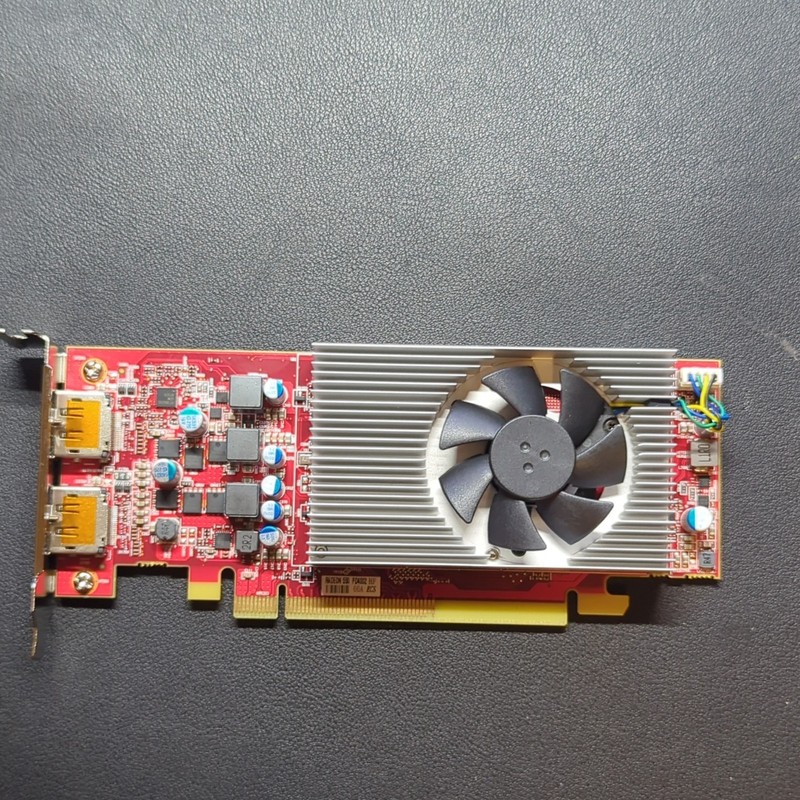 Dell AMD Radeon 550 PCIe Graphics Card, Fan Heatsink, 2x DisplayPort