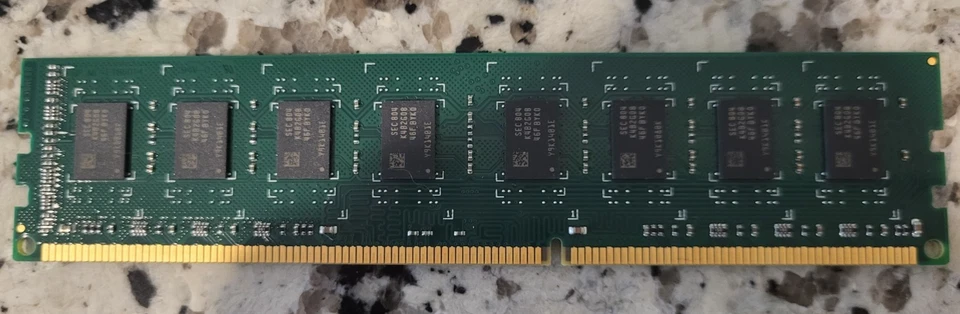 Apacer (78.B1GE3.4010C), DDR3 Memory, 4GB UDIMM, CL 11 RAM, 240-Pin - Image 3 of 3