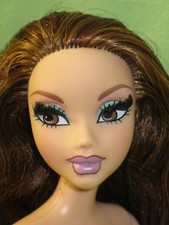 C1304 MI ESCENA Barbie 2005 Chelsea MASQUERADE MADNESS Muñeca Desnuda Pestañas Enraizadas