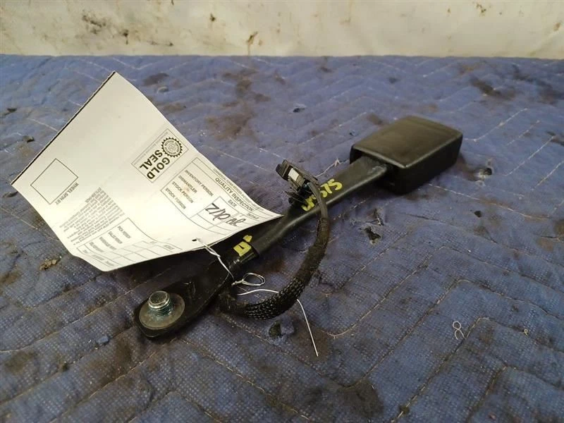 Hebilla del cinturón de seguridad delantero izquierdo del conductor 19299517 se adapta a 13-17 Encore 2713862 Foto 2 de 4