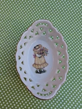 Vtg Designer’s collection trinket dish open work & Scalloped Edge Spring Love