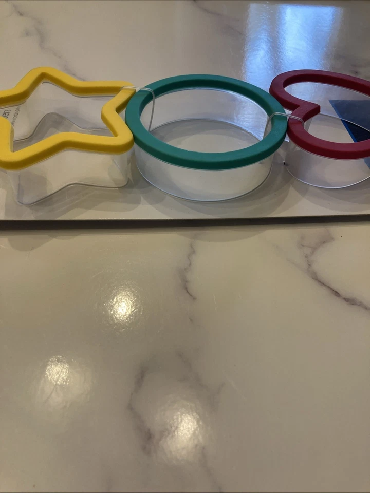 Mainstays Cookie Cutters Star Heart Circle Soft Edges For Pressing Translucent - Image 2 of 3