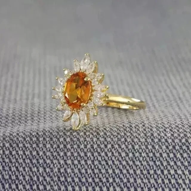 Anillo de compromiso para mujer citrino de corte ovalado de 3 quilates con acabado de oro amarillo de 14 quilates Foto 3 de 3