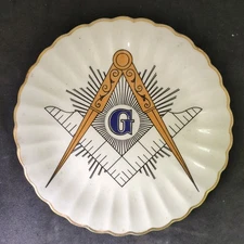 Early Rare Mason MASONIC FREEMASON PLATE 7.5" Scalloped Edge SANDERS MFG. U.S.A.