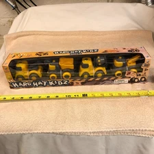 HUNSON HARD HAT KIDZ DIG EM 4 CONSTRUCTION TRUCKS