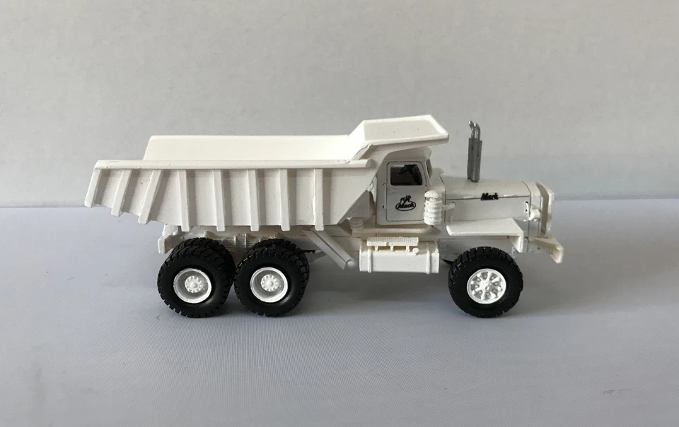 BLANCO HO 1/87 MACK LRVSW 6x4 34 toneladas - Modelo de resina listo para usar Foto 3 de 4