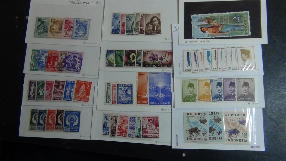 Stampsweis Indonesia on Scott Intl pages est 1000 stamps to1973 in pizza box - Image 3 of 4