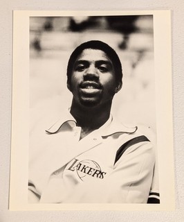 Undated press photo Magic Johnson Los Angeles Lakers #32 NBA 8x10