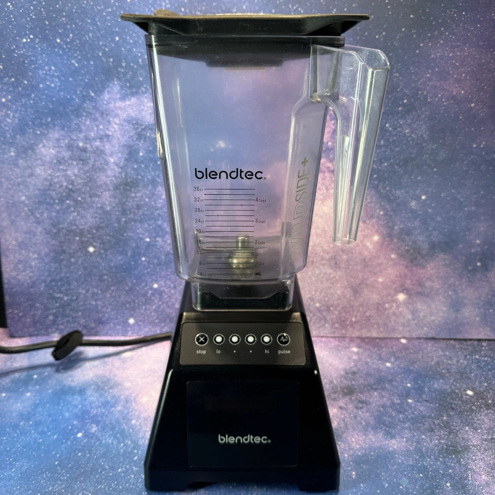 Blendtec ES3 Total Blender Professional Black 1560 Watts 36 oz 4 Cups - 934 Uses
