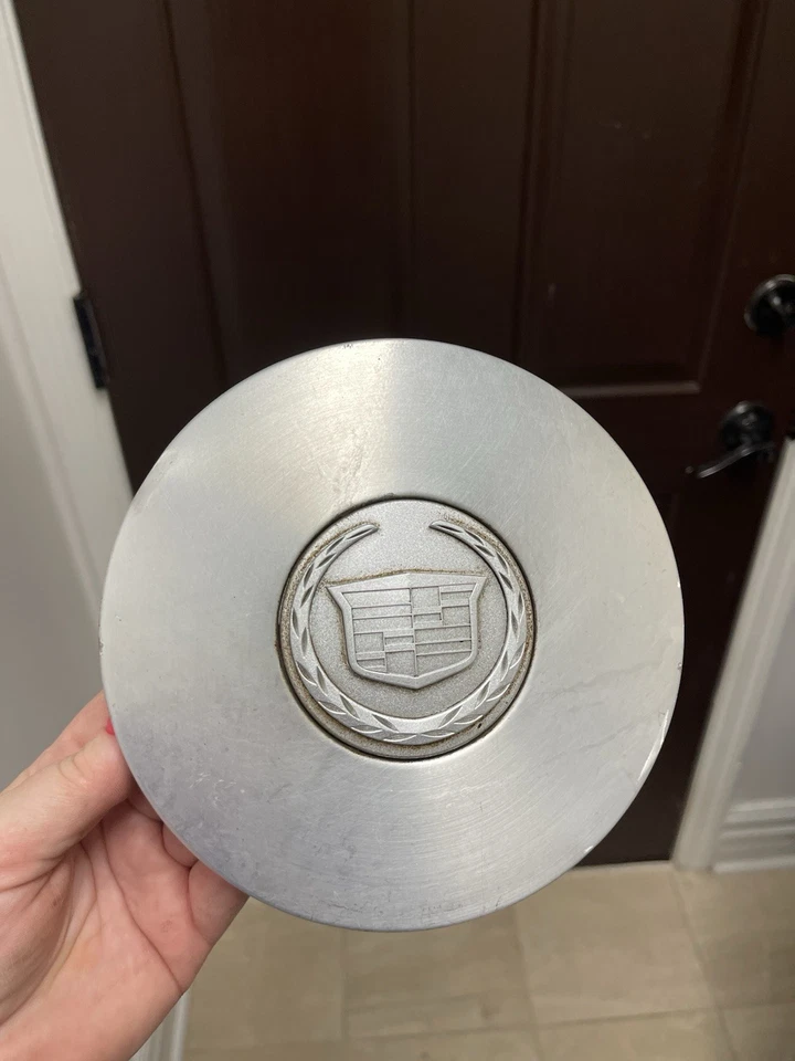 Оригинальный центральный колпак колеса для Cadillac Deville 2006-11 Cadillac DTS 9594600 2000-2005 годов выпуска - Изображение 2 из 4