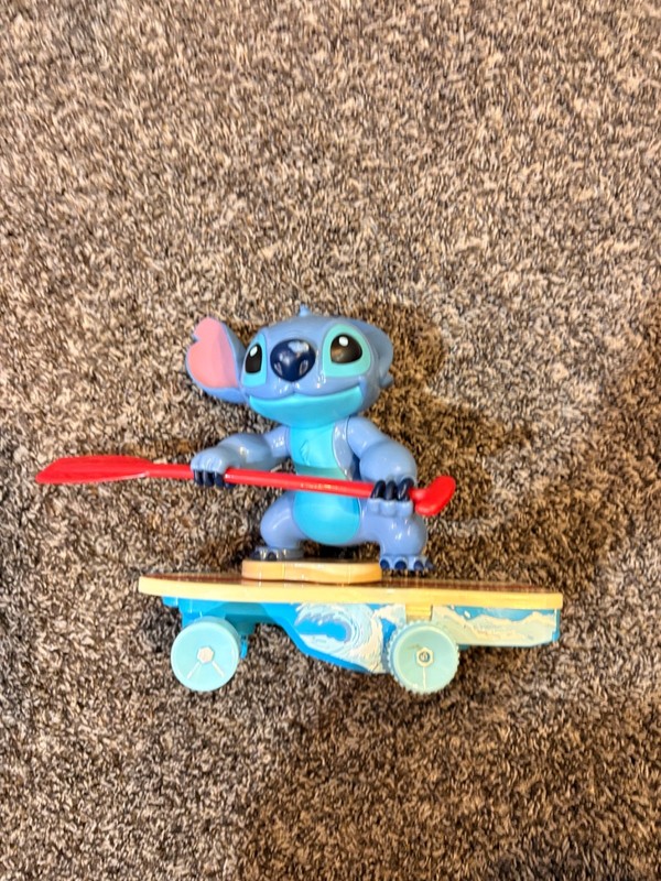 DISNEY LILO & STITCH SURFER ON WHEELS