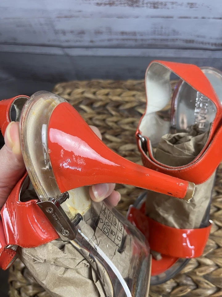 MK Michael Kors Sandalia de Cuero Tacones Talla 8.5M Suela de Goma Roja Foto 4 de 4