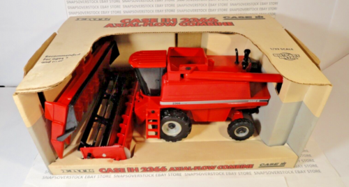 VINTAGE '98 ERTL CASE IH 2366 AXIAL-FLOW COMBINE W/ GRAIN & CORN HEADS, 1:32 NIB - Picture 4 of 14